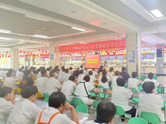<strong>学校开展食物平安取养分健康专题教育培</strong> 